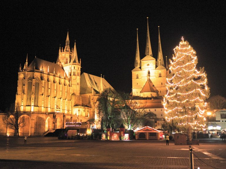 Weihnachtsmarkt Erfurt mit Christbaum